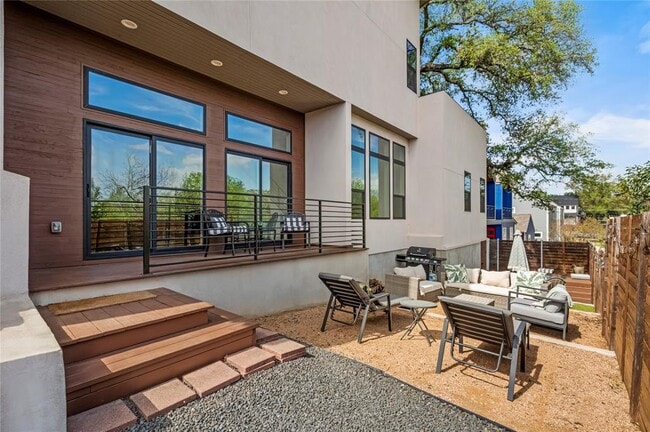 Building Photo - 4400 Mt Vernon Dr Unit B