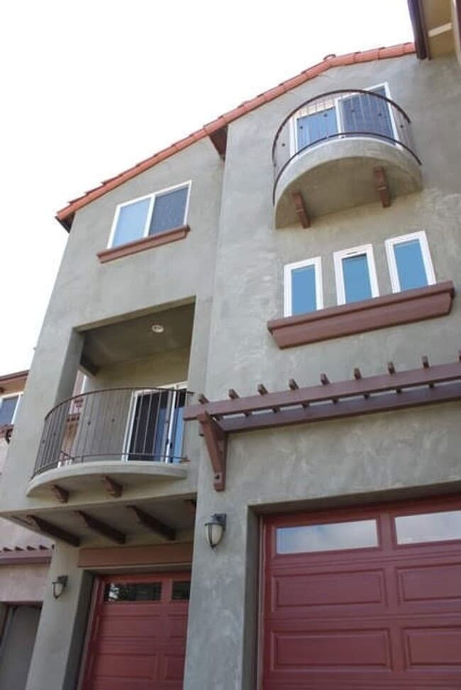 Building Photo - 229 N Chorro St