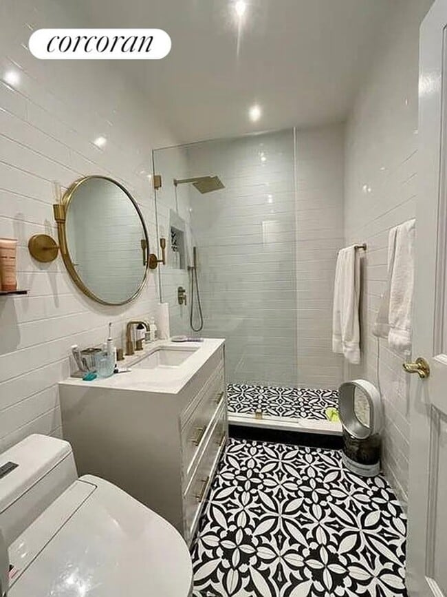 Photo - 350 E 82nd St