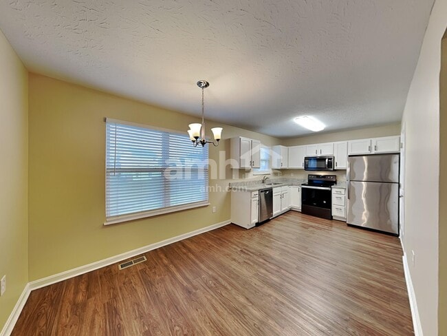 Photo - 10319 Fredricksburg Rd