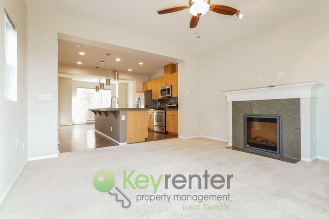Photo - **Rent Special** Luxury 3-Bedroom with Pri...