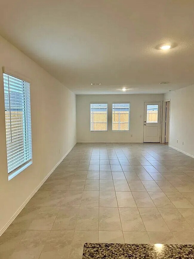 Photo - 122 Wheatgrass Ln