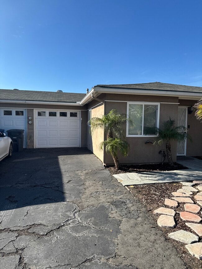 Photo - 264 Rosebay Dr