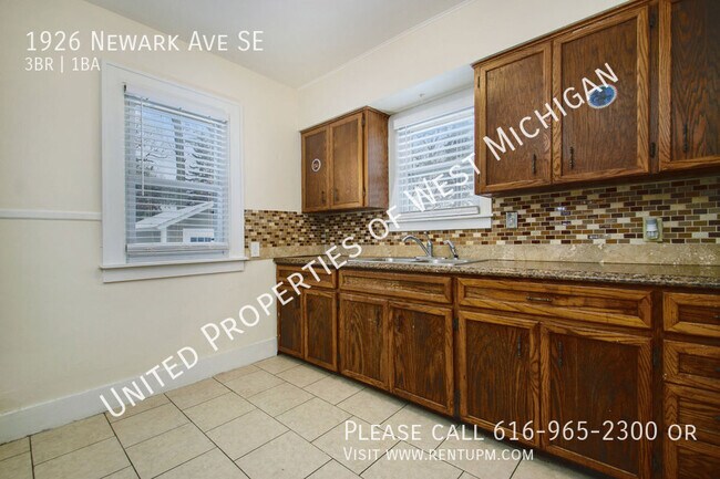 Photo - 1926 Newark Ave SE