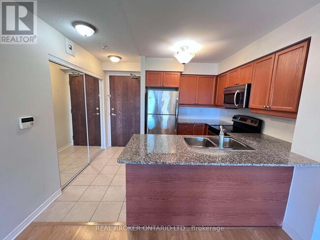Photo - 185 Oneida Crescent Unit 1016