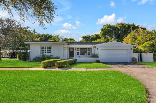 Photo - 4930 Riviera Dr