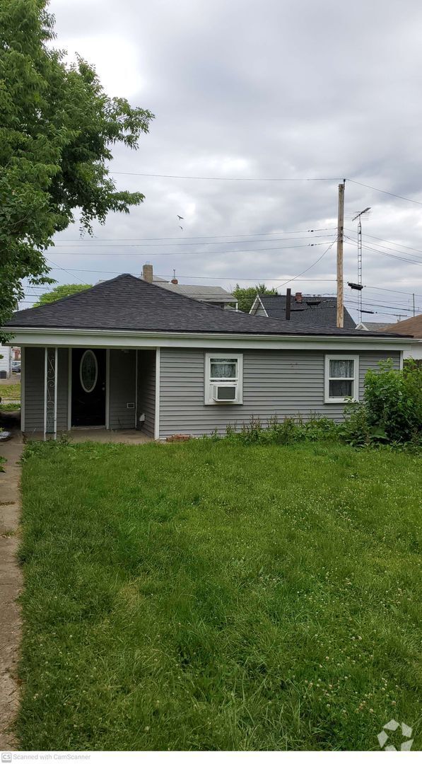 Building Photo - 2 bed 1 bath close to everything in Ketter... Rental