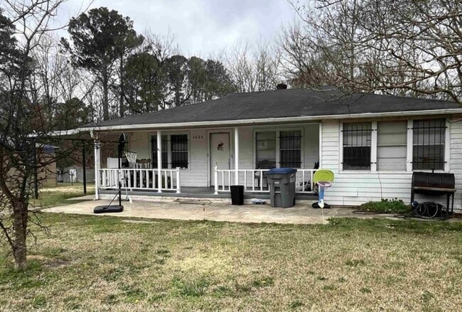 Photo - 4429 Main St