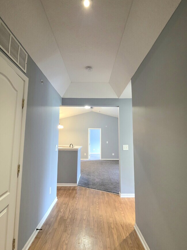 Photo - 6553 Dorothy's Creek