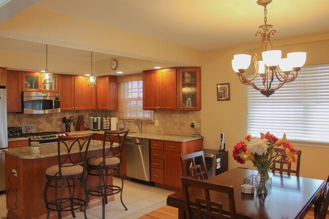 Photo - 7117 Monmouth Ave