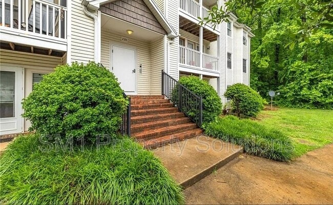 Building Photo - 2328 W Vandalia Rd Unit -M Rental