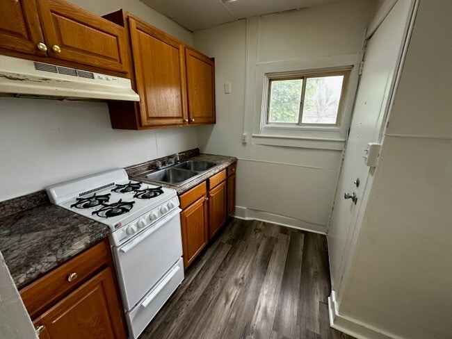 Photo - 121 S Third Street