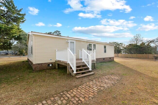 Photo - 137 Wendy Hill Ln