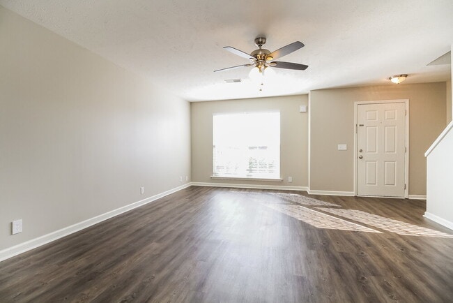 Photo - 1230 Shannon Ln