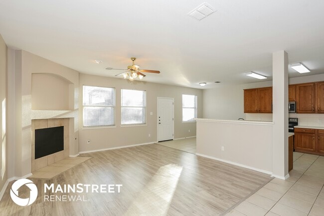 Photo - 920 Medina Dr