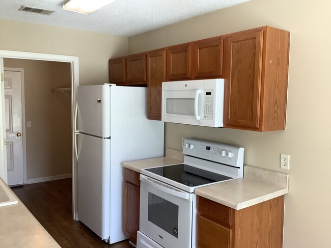 Photo - 432 Laurel Hill Cir