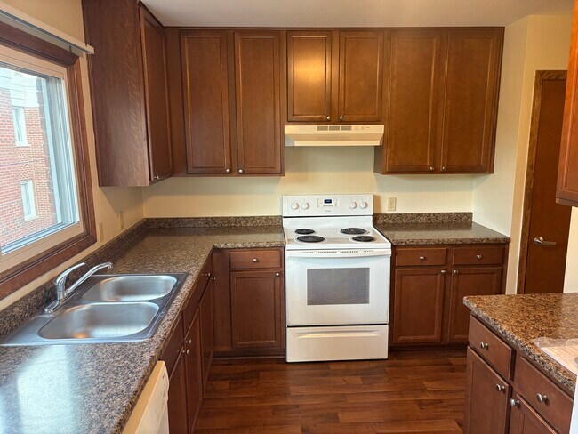 Photo - Lynn Apartments Unit 24