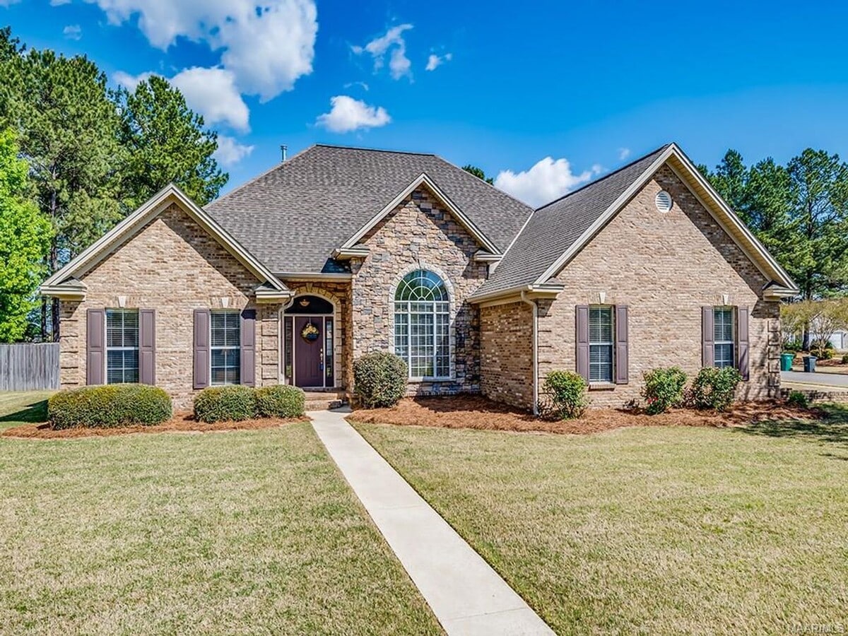 Photo - 209 Williamson Way