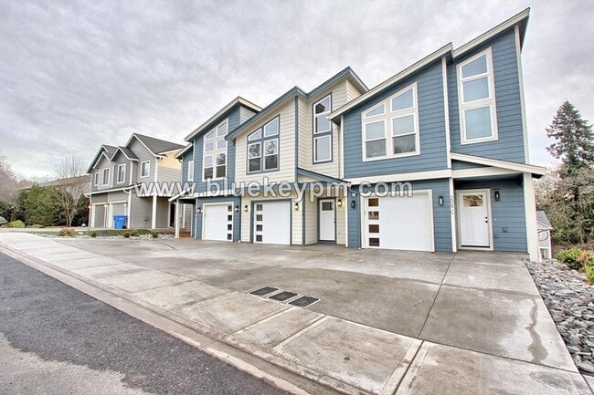 Photo - 209 Cloverdale Rd