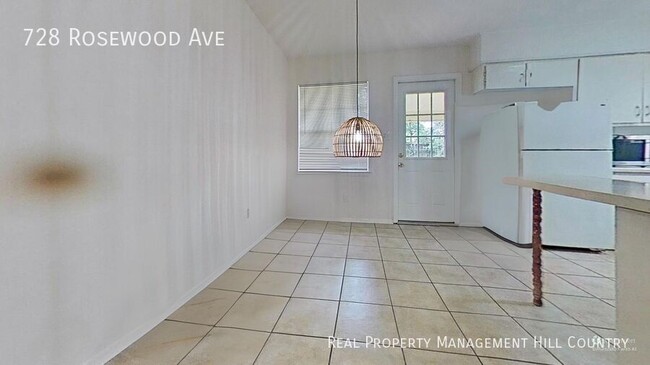 Photo - 728 Rosewood Ave