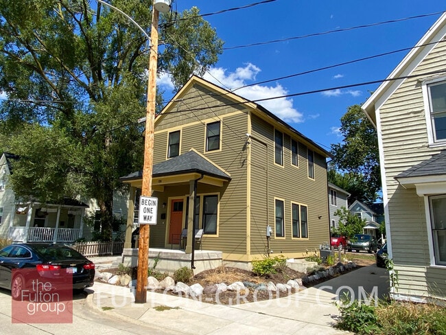 Photo - 336 Donald Plz SE