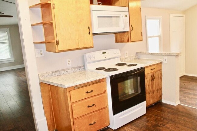 Photo - 512 N Poplar St