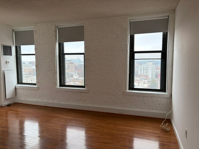 Photo - Dupont Circle Studio Apartment W/Roof Top & Front Desk Available Now!