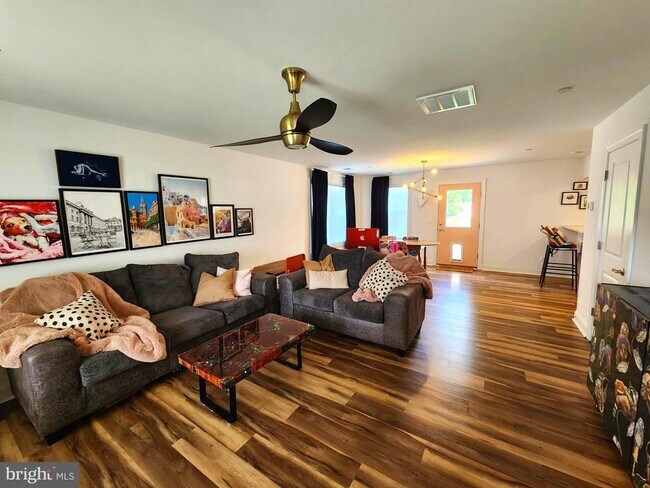 Photo - 214 Oregon Rd