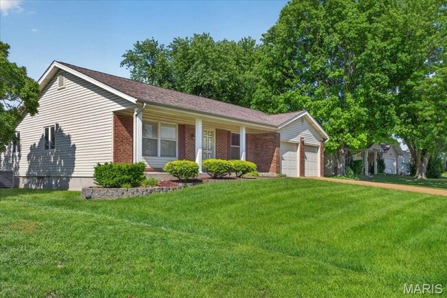 Photo - Welcome home to comfort and convenience in St. Peters!
