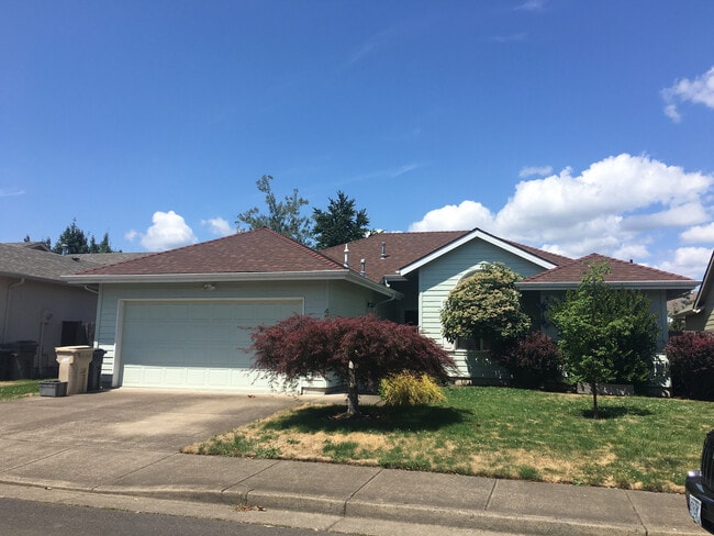 Fantastic Home In SW Corvallis with Landsc... - Fantastic Home In SW Corvallis with Landsc...