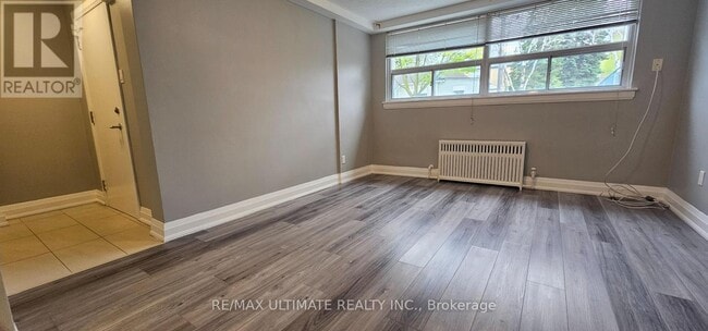 Photo - 18 Avon Dr Unité Bsmt