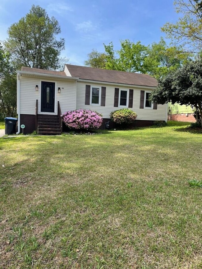 Building Photo - 2114 Telfair St