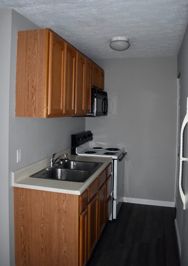 Kitchen - Southgate Apartments