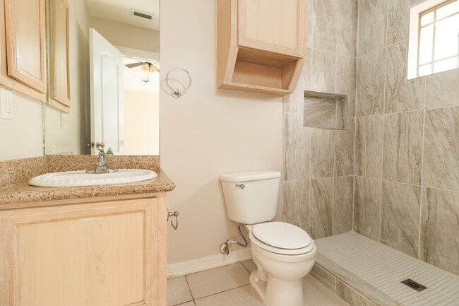 Photo - 3612 Zelma St Unit 2