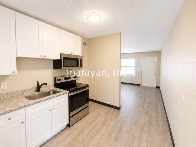 Photo - 909 W Livingston St Unit 4