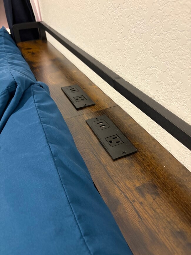 Photo - 191 NW 17th Ct