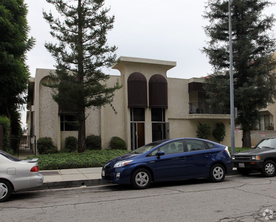 Photo - Vincennes Villa Apartments