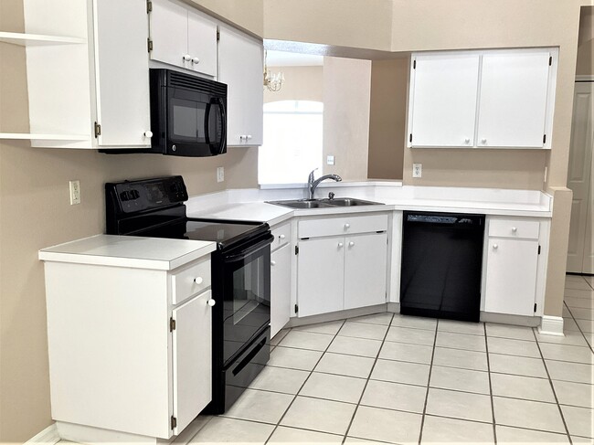 Photo - 25008 Hyde Park Blvd