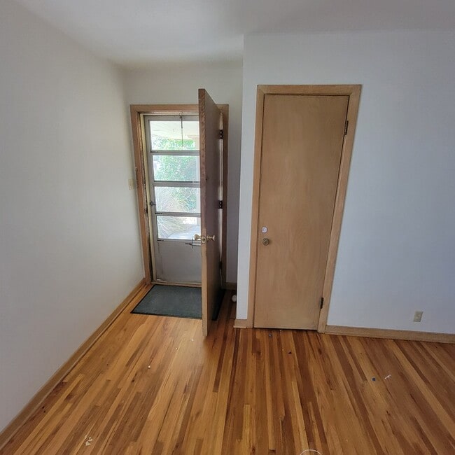 Photo - 20 W 25th Ave