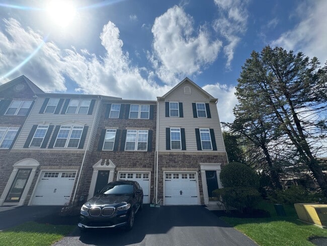 Photo - Modern 3 Bedroom Townhome with easy access to 78