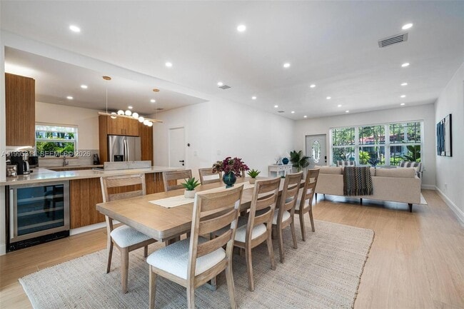 Photo - 696 NE 67th St