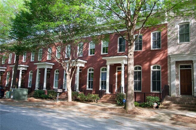 Photo - 839 Inman Vlg Pkwy NE