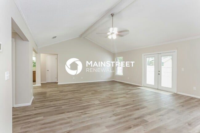 Photo - 3 Bedroom Pet-Friendly Home in FLEMING ISLAND, FL with Main Street Renewal