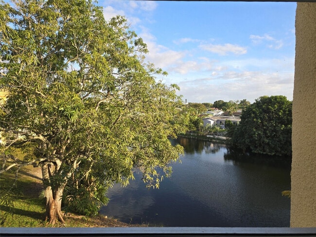 Photo - 8225 Sunrise Lakes Blvd Unit 310