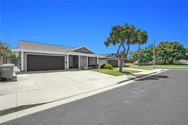 1242 Sultan Cir
