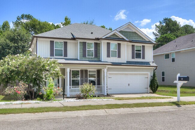 Photo - Beautiful 4 Bedroom in Great Neighborhood!