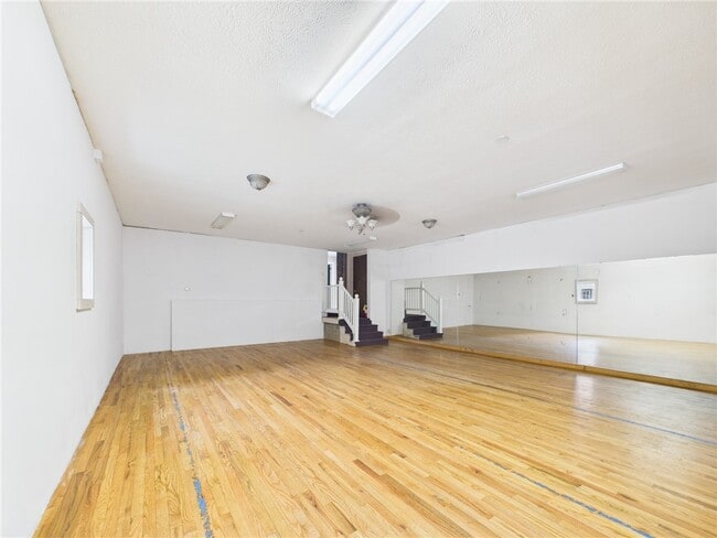 40 E Genesee St