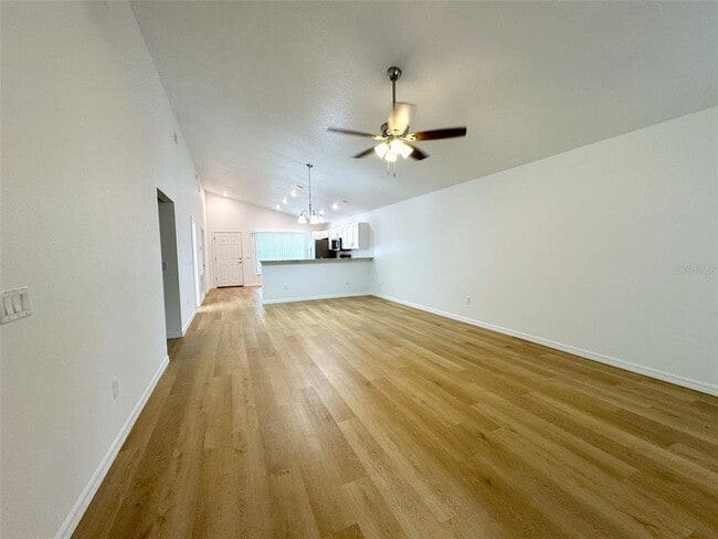 Photo - 908 Columbia Ln