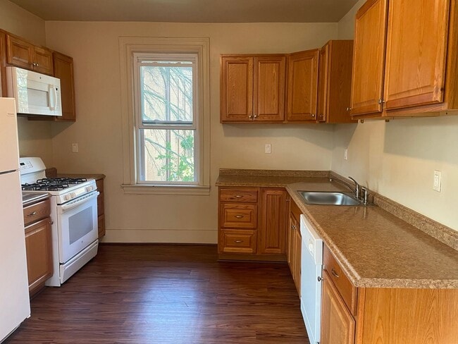 Photo - 185 Lincoln Ave Unit Apt 2