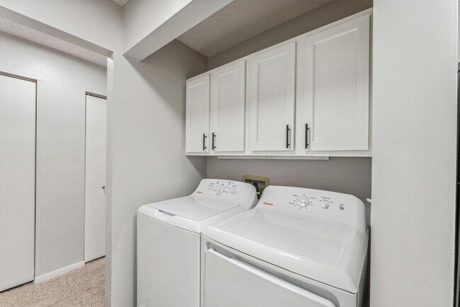 Washer and Dryer 2 Bedroom Garden Apartment